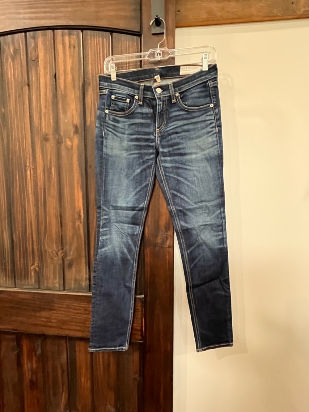 Rag&Bone size 26 style is capri